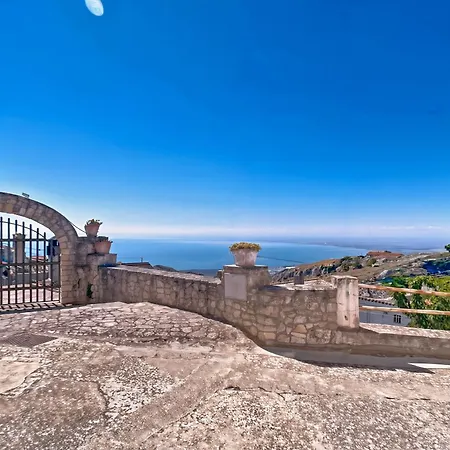 Al Torrione 2 Apartment Monte SantʼAngelo